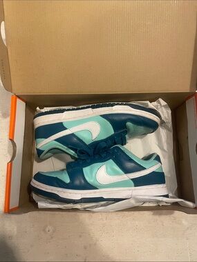 Nike Kids Low-Top Sneakers in Teal & Mint